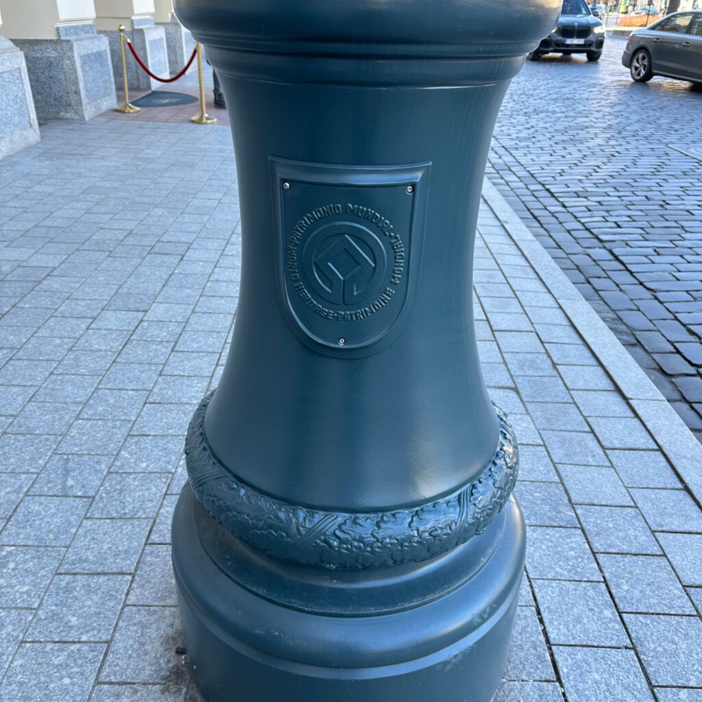 Litva, podstavec sloupu s erbem